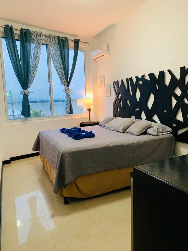 Restaurante Y Hotel “La Pesca” Puerto Barrios Dış mekan fotoğraf